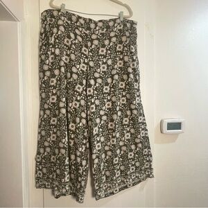 Max Studio Green and Ecru Floral Pants 3XL
